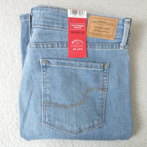 Levi Strauss Signature Mid-Rise Bootcut Jeans Womens 12M W31 L32 Light Wash - Picture 1 of 12